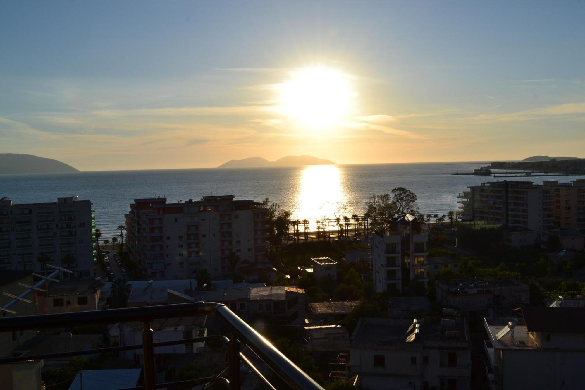 Seaview Penthouse Terrace & Garage Apartment Vlorë Exterior foto