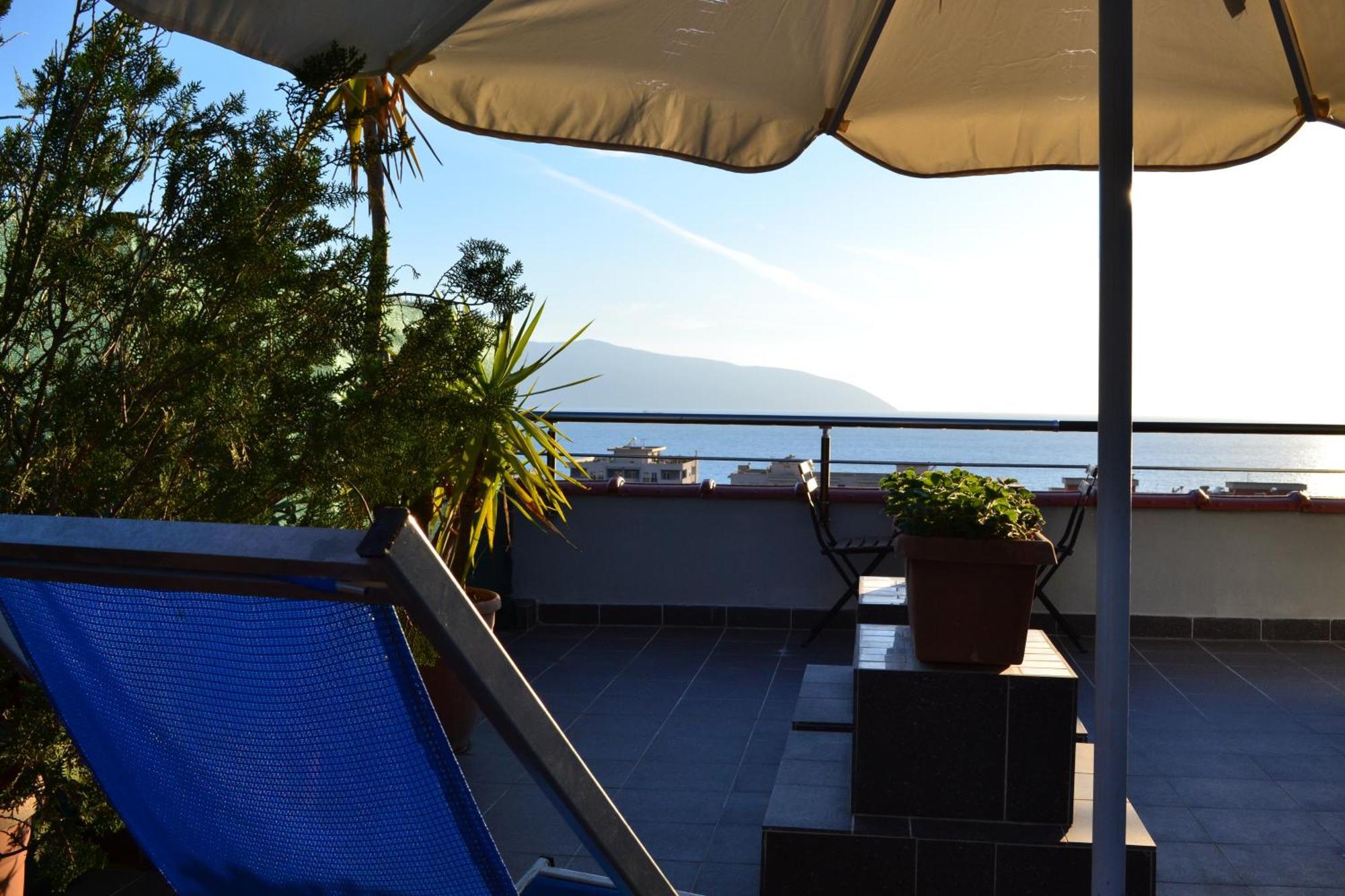 Seaview Penthouse Terrace & Garage Apartment Vlorë Exterior foto
